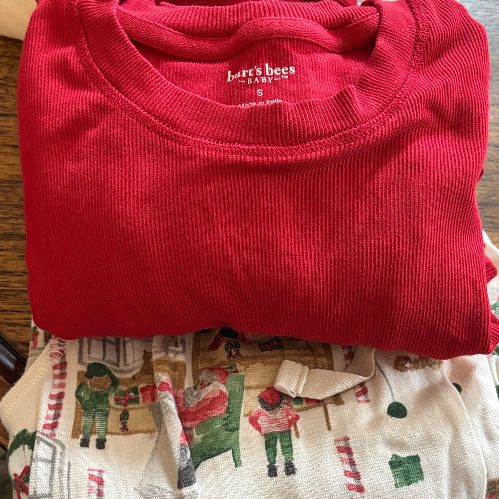 Burt's Bees Baby Vibrant Red Top and bottoms